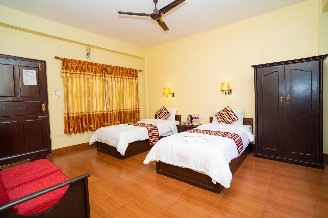 Butterfly Lodge Pokhara Bagian luar foto
