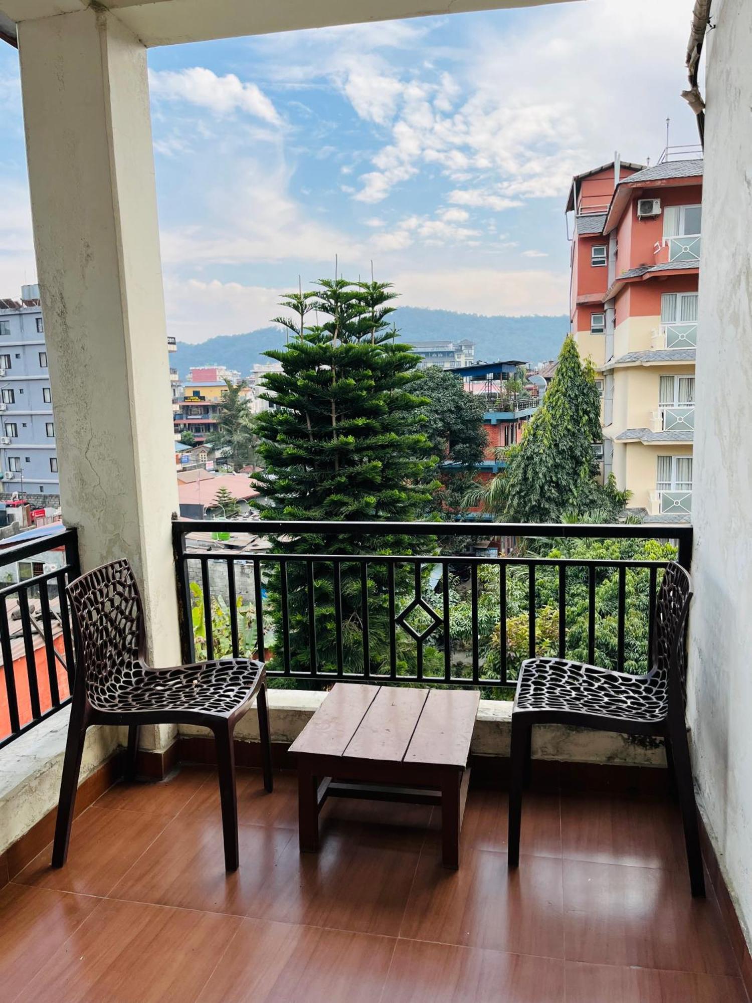 Butterfly Lodge Pokhara Bagian luar foto