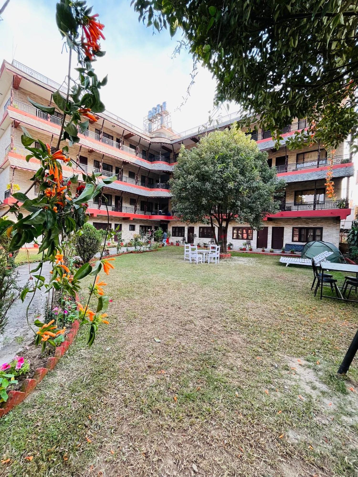 Butterfly Lodge Pokhara Bagian luar foto