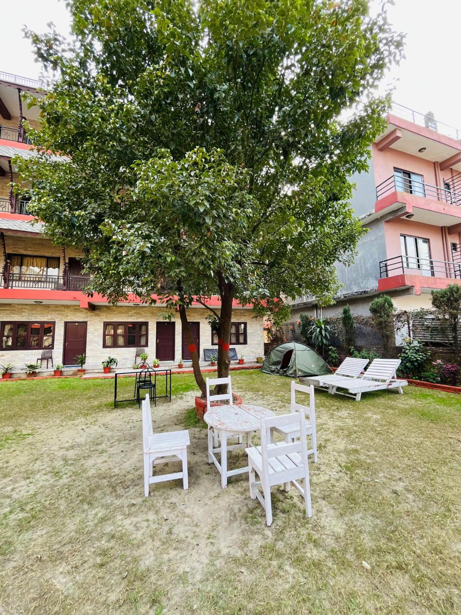 Butterfly Lodge Pokhara Bagian luar foto