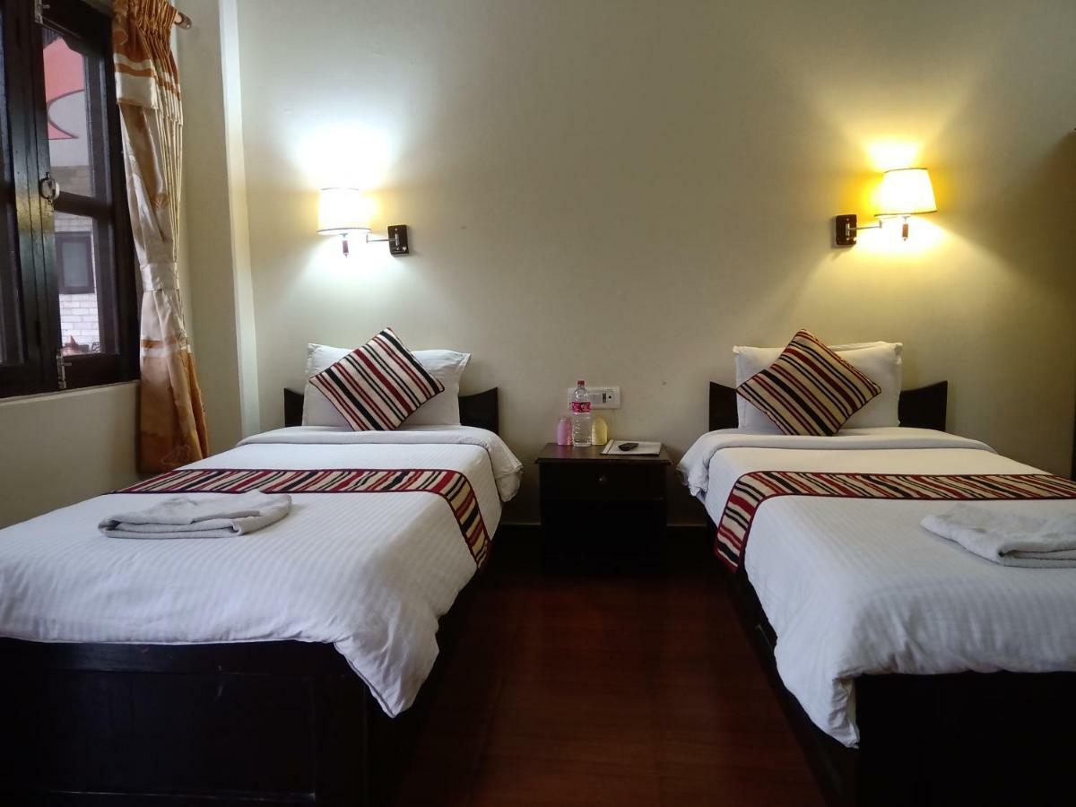 Butterfly Lodge Pokhara Bagian luar foto